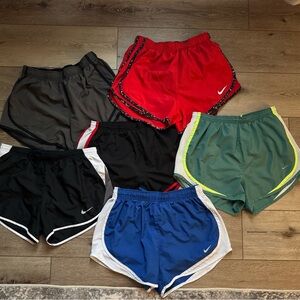 Nike Shorts Bundle Women (6 pairs Nike, 1 pair- Do not know brand) / 2 bras